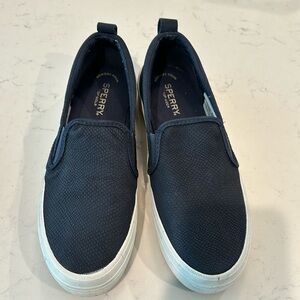 Sperry Crest platform slip-on sneaker